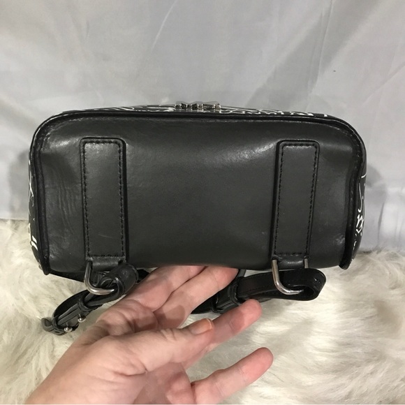 Michael Kors Graffiti Printed Backpack EUC - Picture 11 of 14